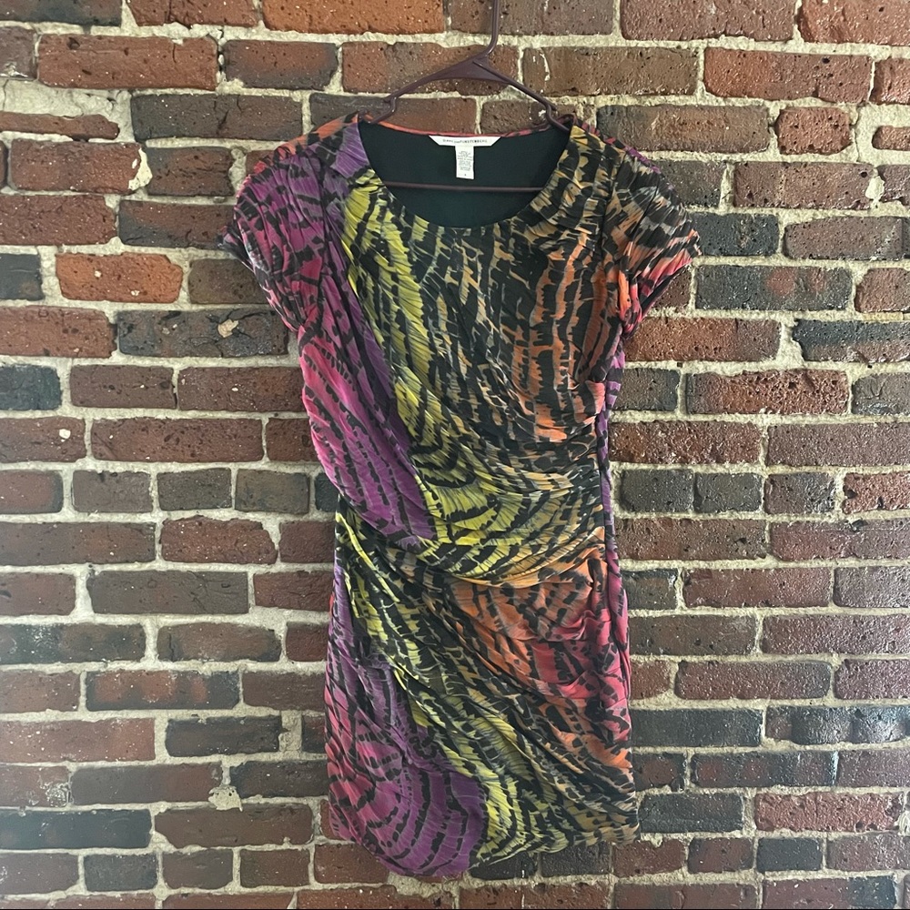 Gorgeous DVF Erosa dress. Size 6. Silk.